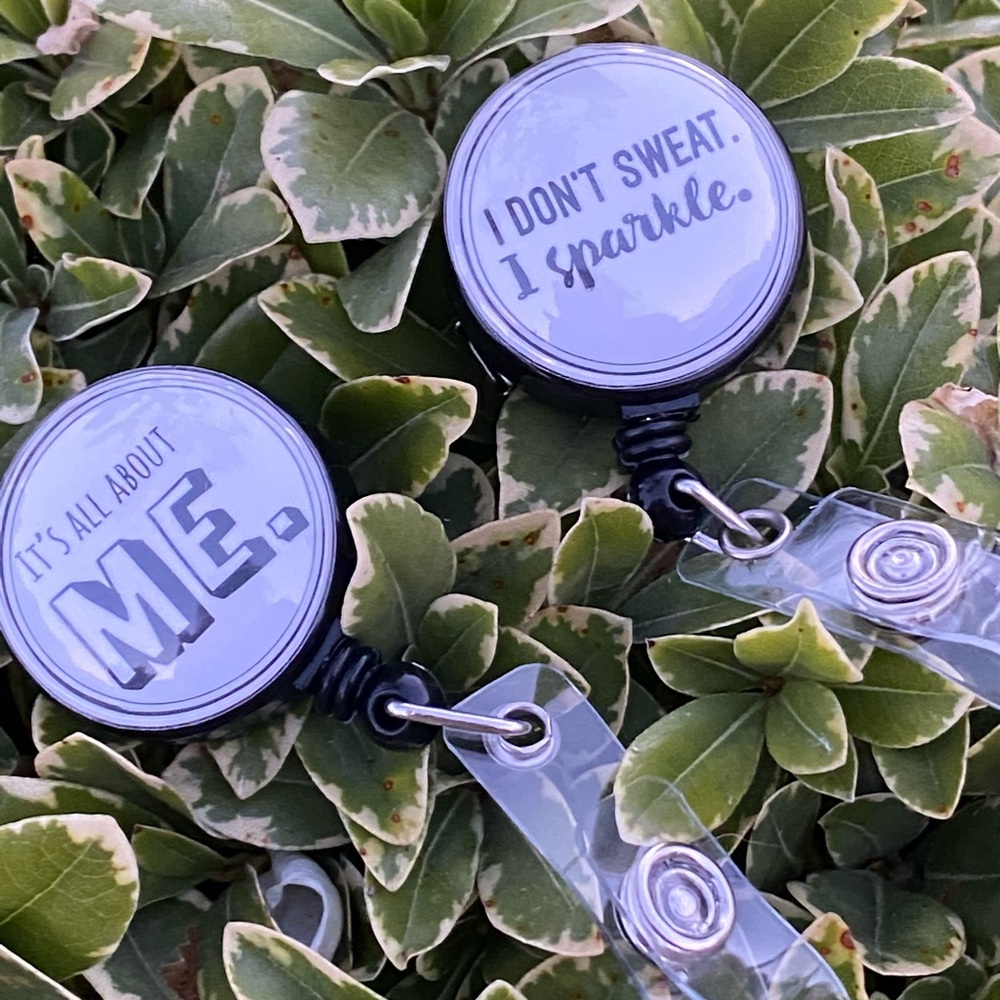 2 Name badges - Picture 2 of 3